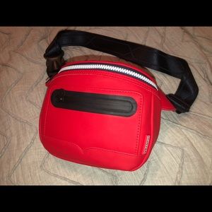 HUNTER Red fanny pack